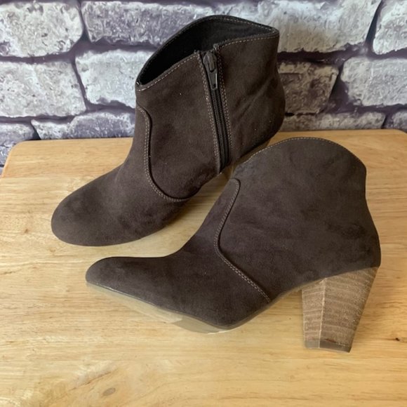 Report Shoes - Report Brown Faux Suede Boots Size 8.5